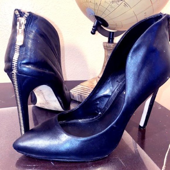 BCBG Black Leather Gold Zipper Heeled Pumps Size 9 - Picture 1 of 8